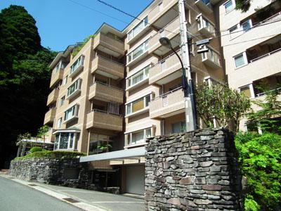 Local appearance photo. Building the appearance of the beautiful tiled