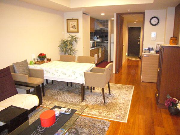 Living. Living dining. It has become a highly convenient floor plan is adjacent to the Japanese-style room