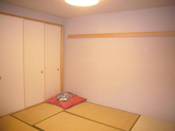 Non-living room. Japanese-style room is about 5.6 Pledge. Guests is also safe here come