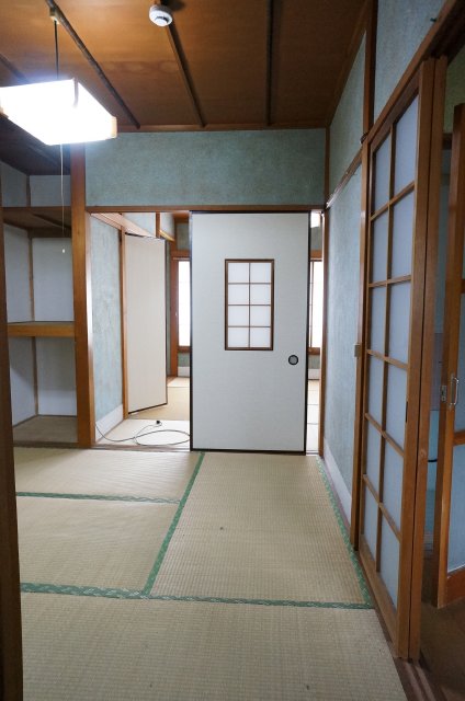 Entrance. Japanese-style room you will see when entering the front door