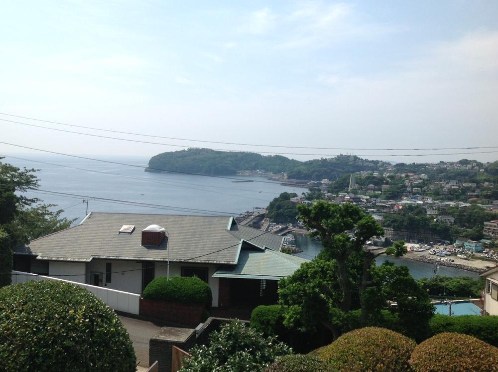 View photos from the dwelling unit. View from the site (July 2013) Shooting