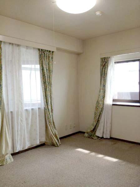 Non-living room. Western-style about 6.6 Pledge