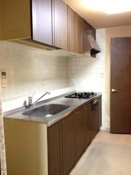 Kitchen. Kitchen about 3.9 Pledge