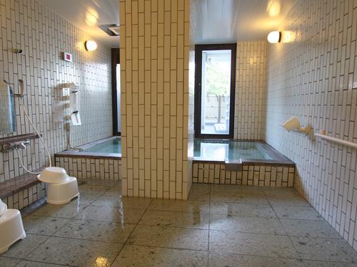 Other common areas. Hot spring small bath