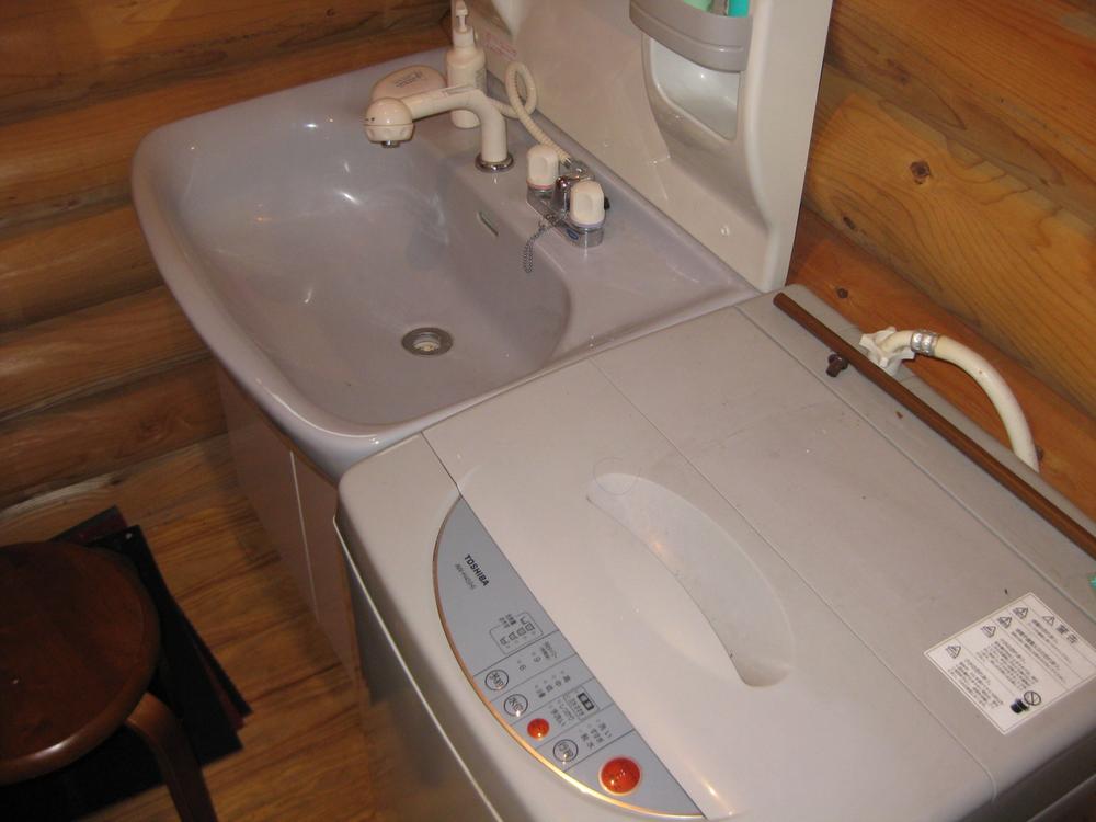 Wash basin, toilet