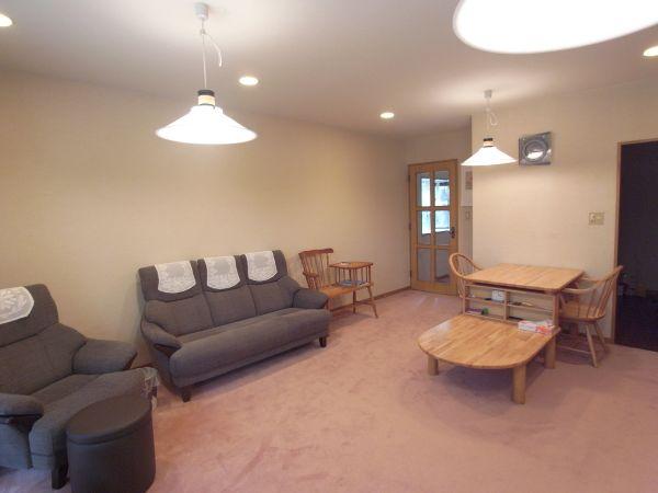 Living. A feeling of opening the living room, Suits is lower sofa.