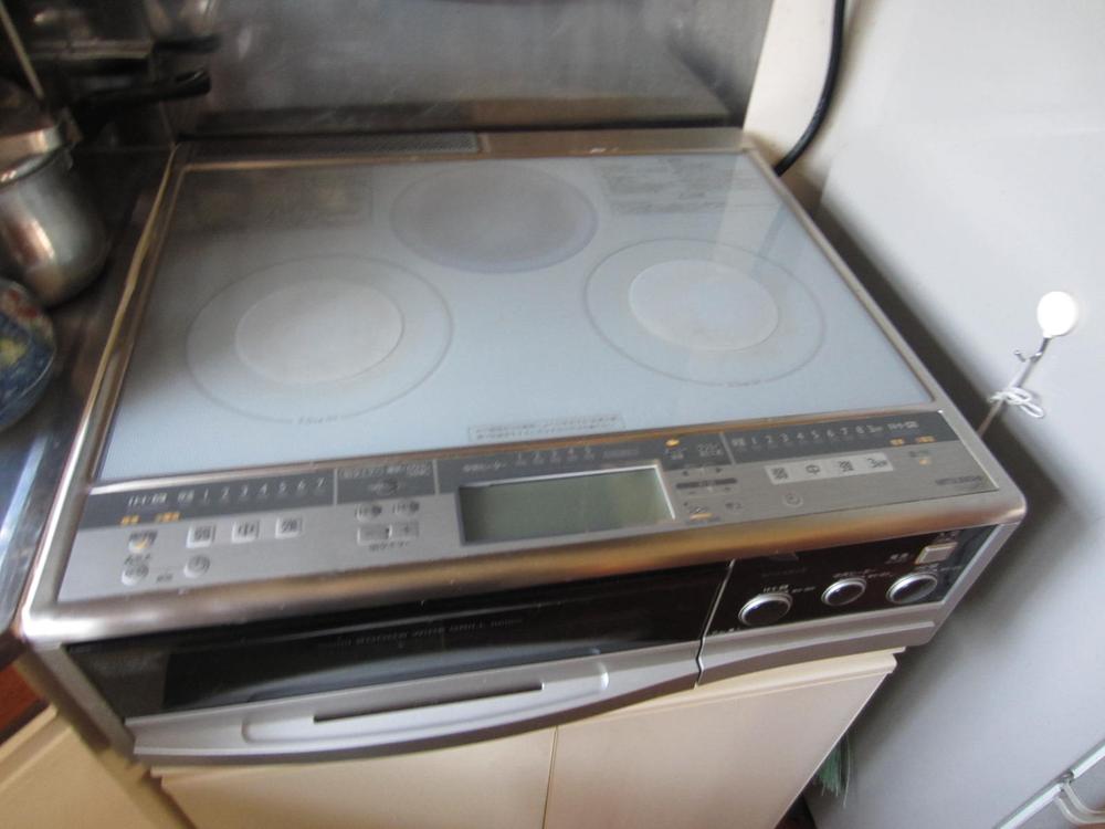 Kitchen. IH cooking heater