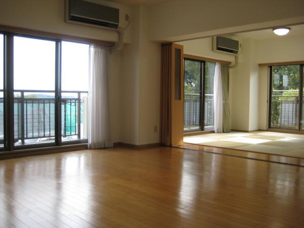 Living. Indoor (12 May 2011) Shooting