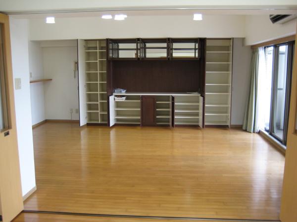 Living. Indoor (12 May 2011) Shooting