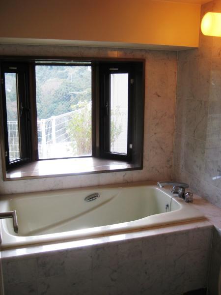 Bathroom. Indoor (12 May 2011) Shooting