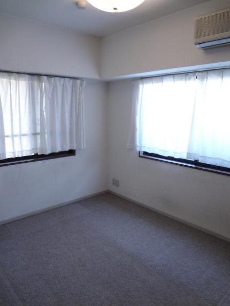 Non-living room. Western-style about 5.1 Pledge