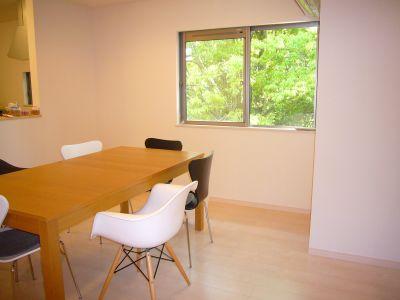 Living. Green is refreshing dining from window