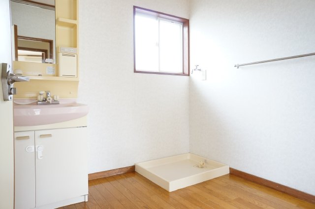 Other room space. Dressing room Spacious and has