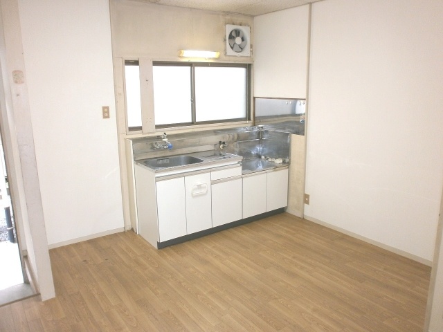 Kitchen. First Onishi Heights