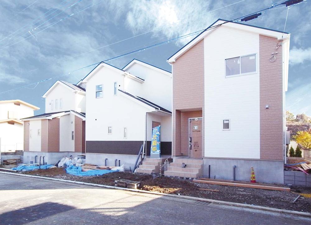 Local appearance photo. Local (12 May 2013) Shooting