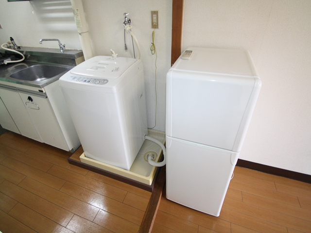 Other Equipment. Washing machine at 1000 yen rent plus, It attaches refrigerator