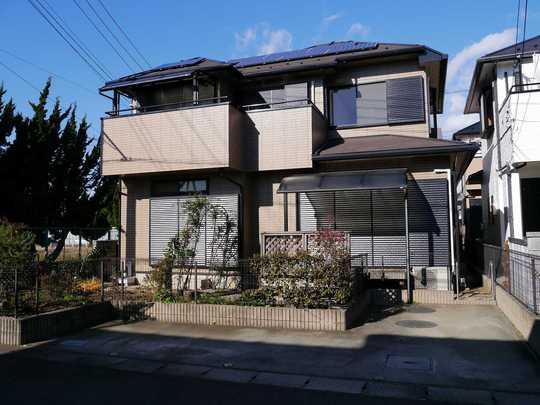 Local appearance photo. It is also a good renovated housing per yang in the southwest corner lot of a quiet residential area. Solar power system Installed, Two car space. 