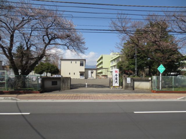Primary school. 1400m until the Municipal Atsugi elementary school (elementary school)