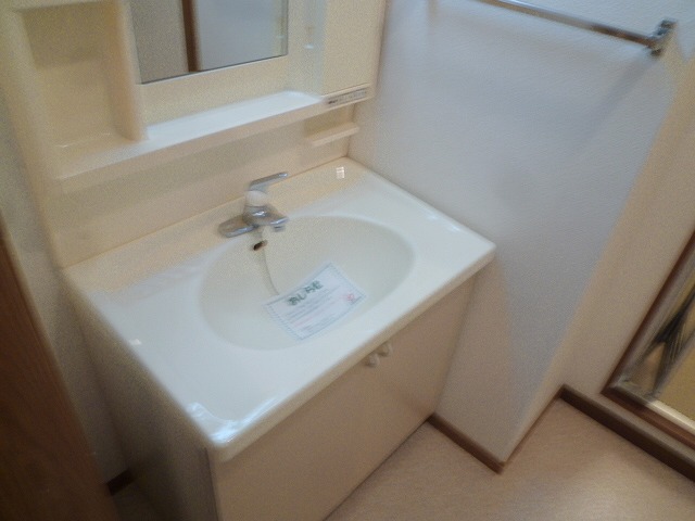 Washroom. You can not miss it in the morning of the dressing.