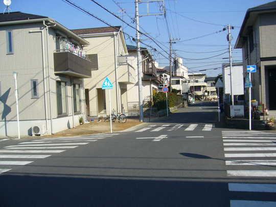 Local photos, including front road. Frontal road