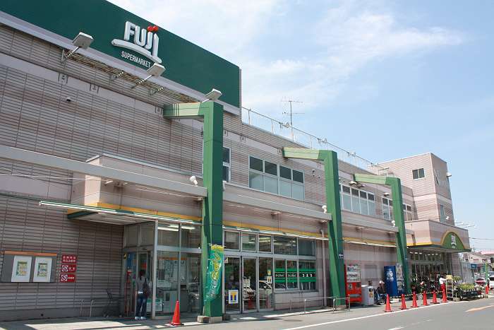 Supermarket. Fuji Tomuro store up to (super) 400m