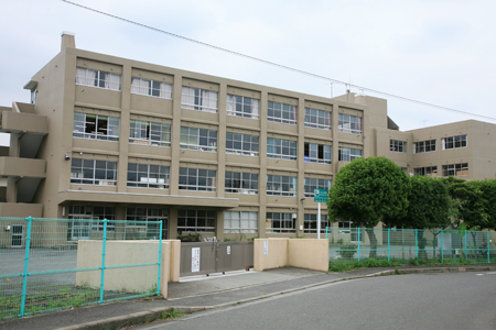 Junior high school. 363m to Atsugi Municipal Forest junior high school (junior high school)