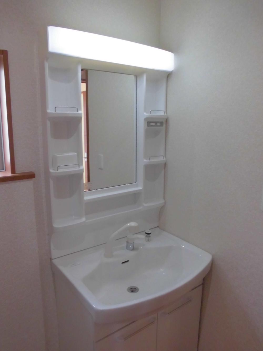 Wash basin, toilet. Example of construction