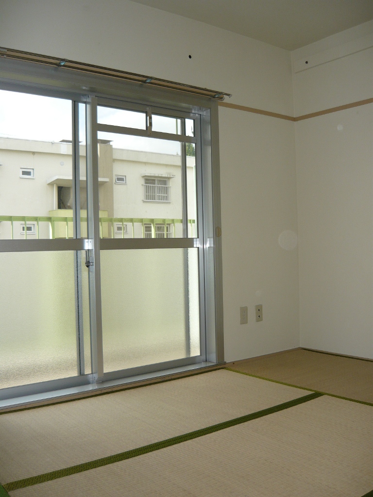 Living and room. Japanese-style room 6.0 tatami Photo is the same type ・ It is another dwelling unit.