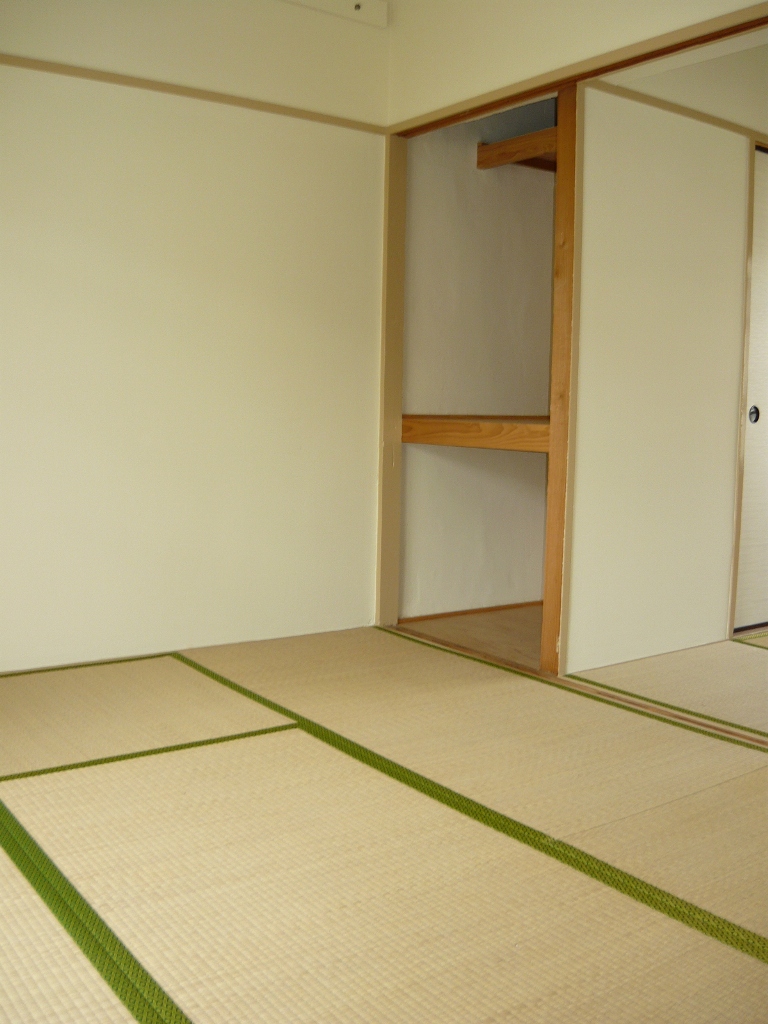 Living and room. Japanese-style room 6.0 tatami Photo is the same type ・ It is another dwelling unit. 