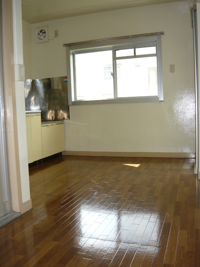 Living and room. Photo is the same type ・ It is another dwelling unit.