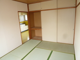 Living and room. Settle Japanese-style room 6 quires