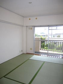 Living and room. Relaxing Japanese-style room 6 quires