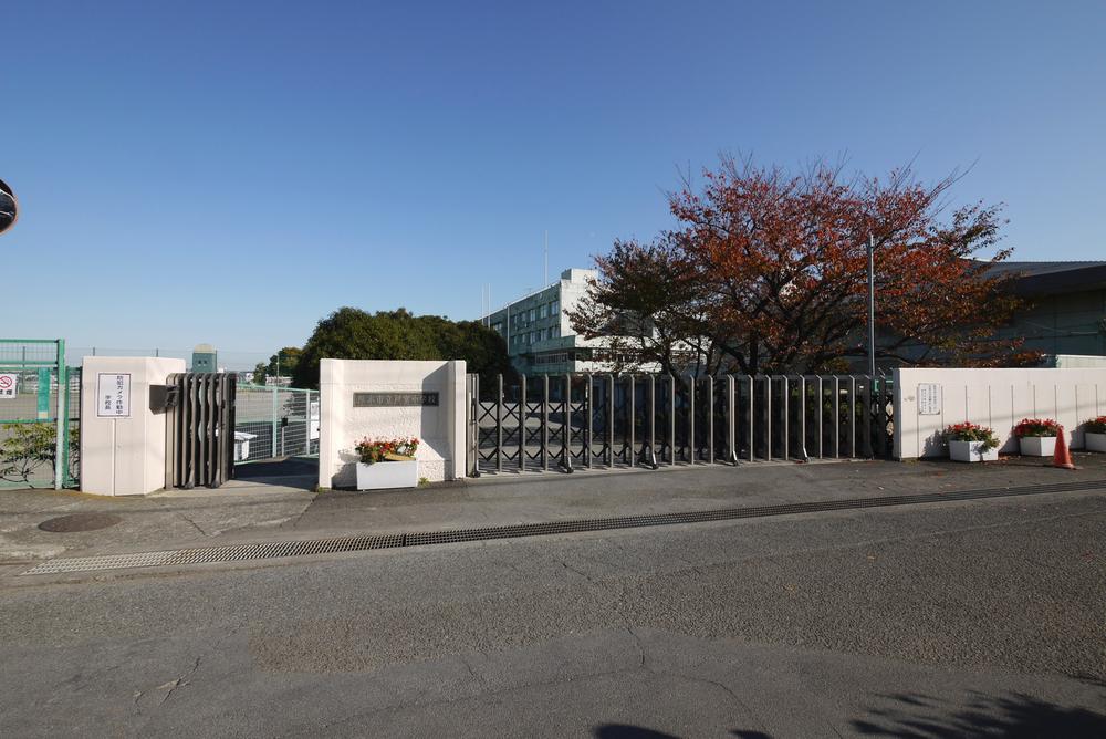 Primary school. 450m up to elementary school Atsugi Tachido room