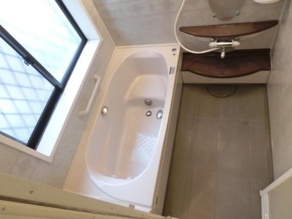Bathroom. Bathing is you can bathe extending the loose leg in the unit bus one tsubo type. 
