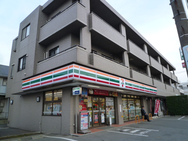 Convenience store. Seven-Eleven Tsumadaminami store up (convenience store) 275m