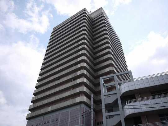 Local appearance photo. Yang hit in the 13th-floor southeast angle room ・ View is also good. Is a convenient environment living in Hon-Atsugi Station 8 min. Walk.