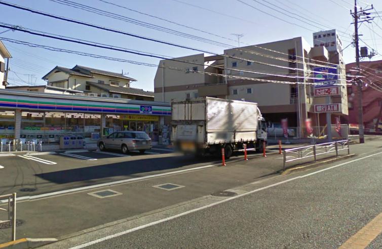 Convenience store. Three F Atsugi Aiko store up (convenience store) 401m