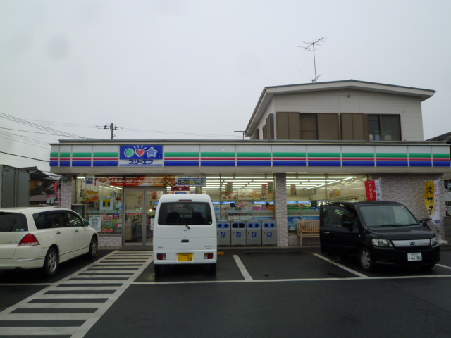 Convenience store. Three F Atsugi forests store up (convenience store) 271m