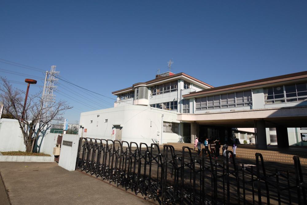 Primary school. 900m to Atsugi Municipal Toda Elementary School