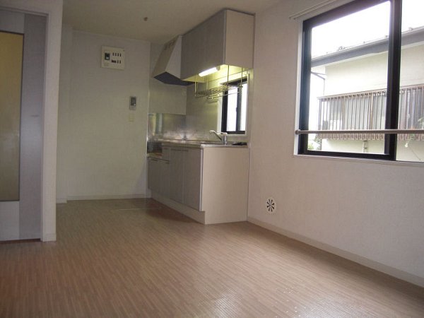 Other room space. 9 Pledge of dining kitchen.
