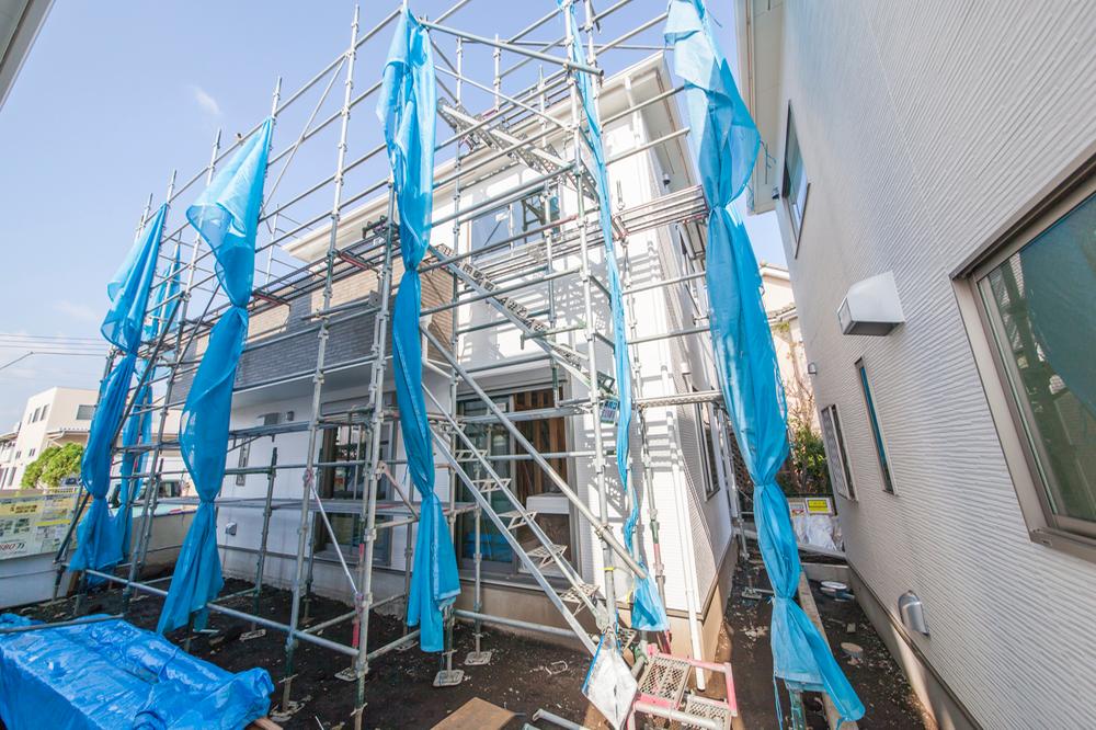 Local appearance photo. 1 Building