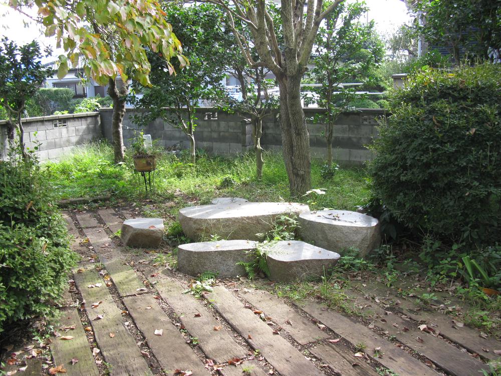 Garden. Yoniwa