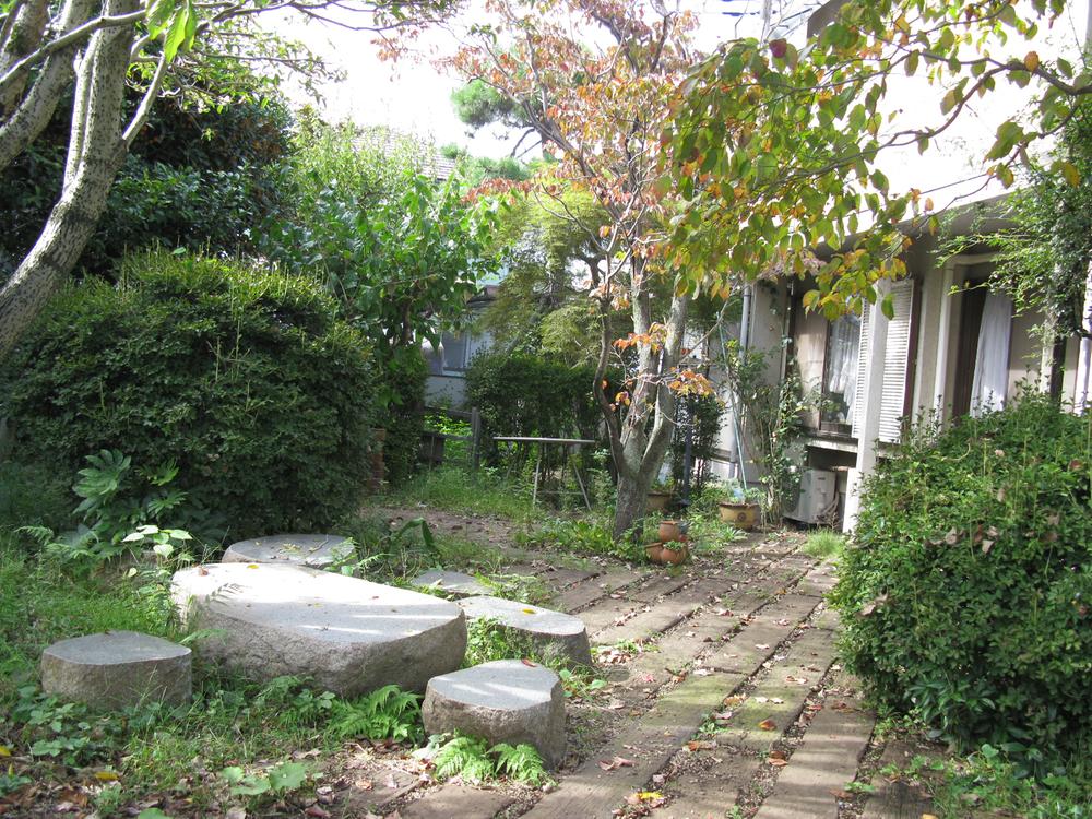 Garden. Yoniwa
