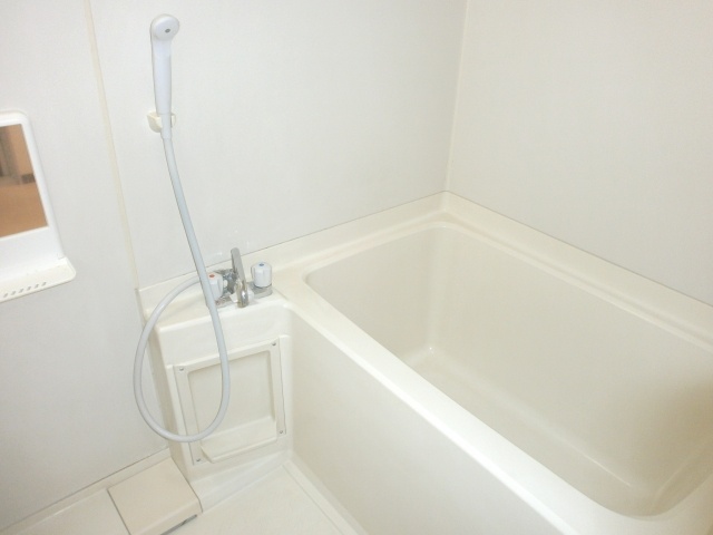 Bath. Highrise Sugiyama Nibankan