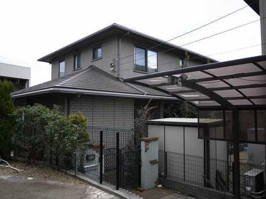Local appearance photo. It is a wood deck mortgage of Daiwa House construction. There are two car space, Change in 5LDK is also possible. 