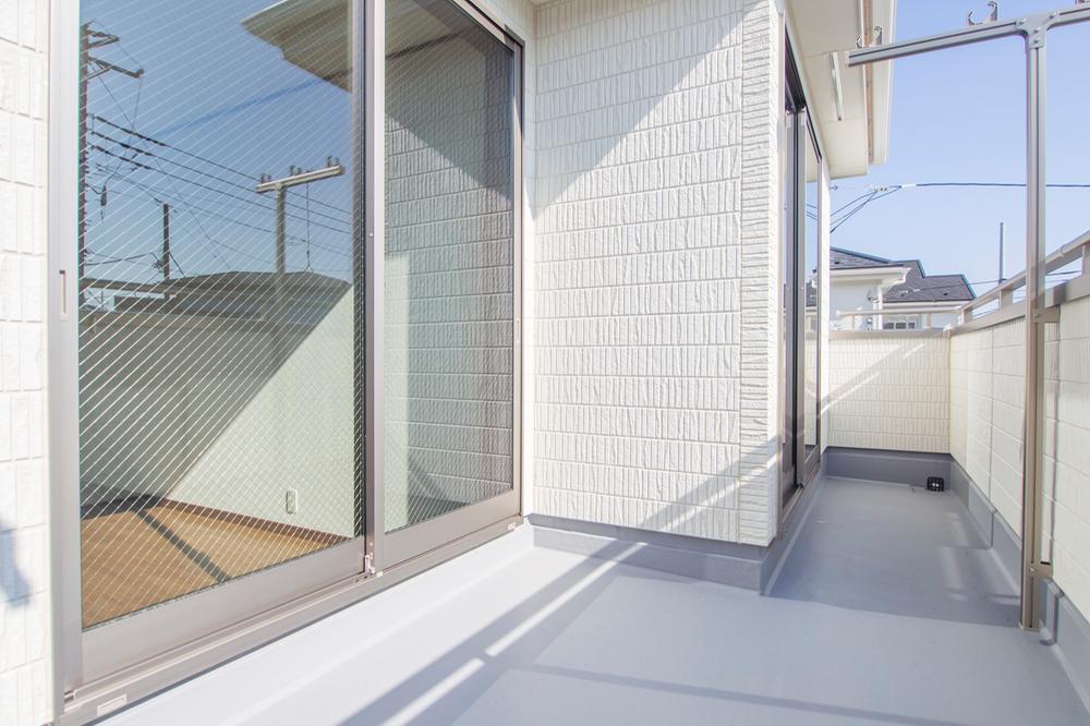 Balcony. Good per sun balcony