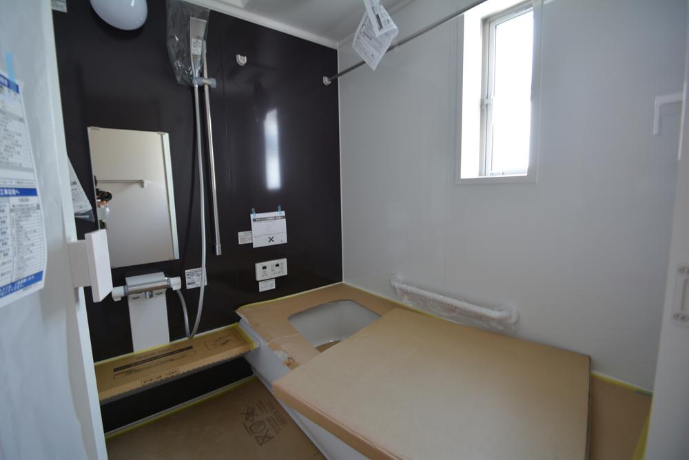 Bathroom. You can relax stretched out leg with a large bath ☆