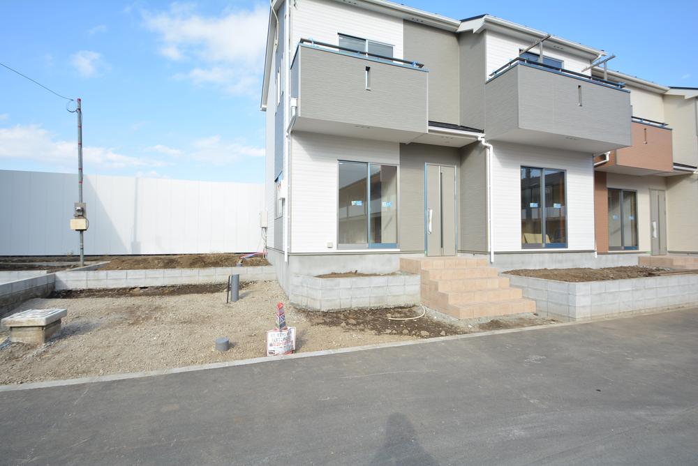 Parking lot. Your car can be two parallel parking ☆