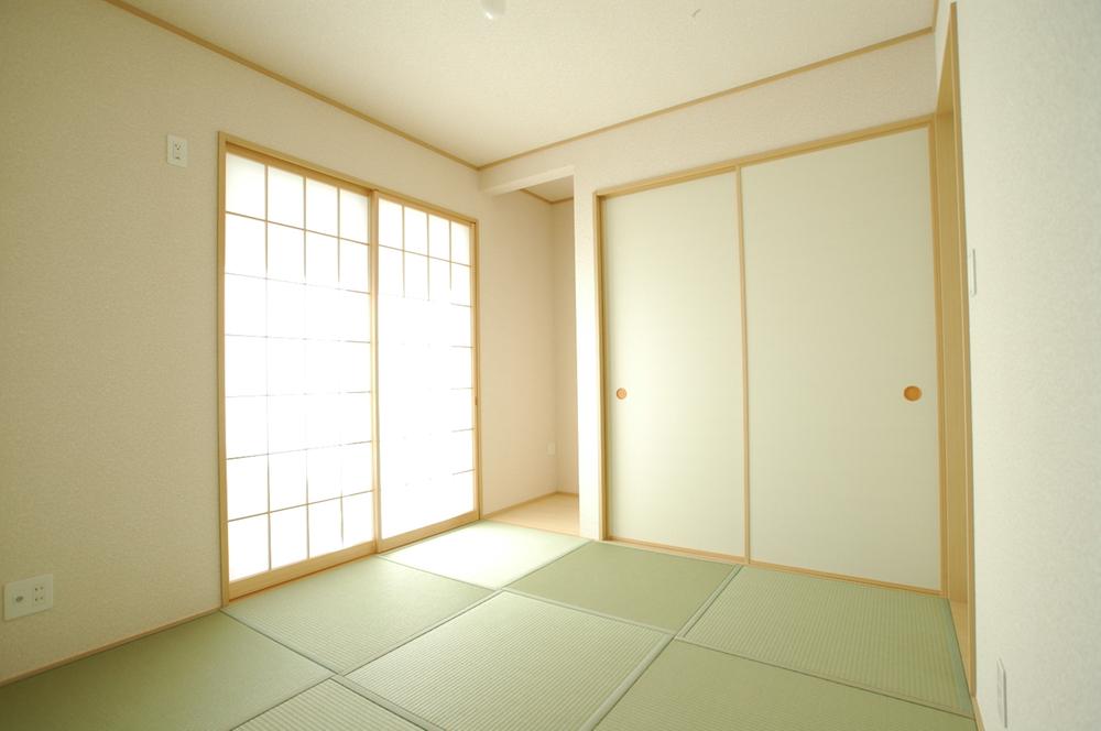Same specifications photos (Other introspection). It is Japanese-style room can also be used as a guest room or lay the child ☆
