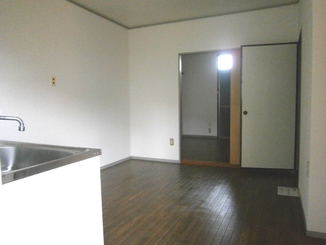 Living and room. Tsuji Heights